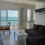 Sea View Apartment / A Primera Linea De Playa