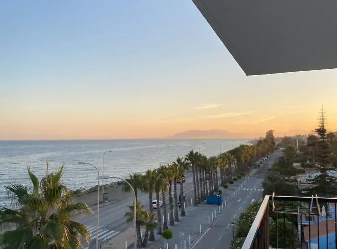 Sea View Apartment / A Primera Linea De Playa