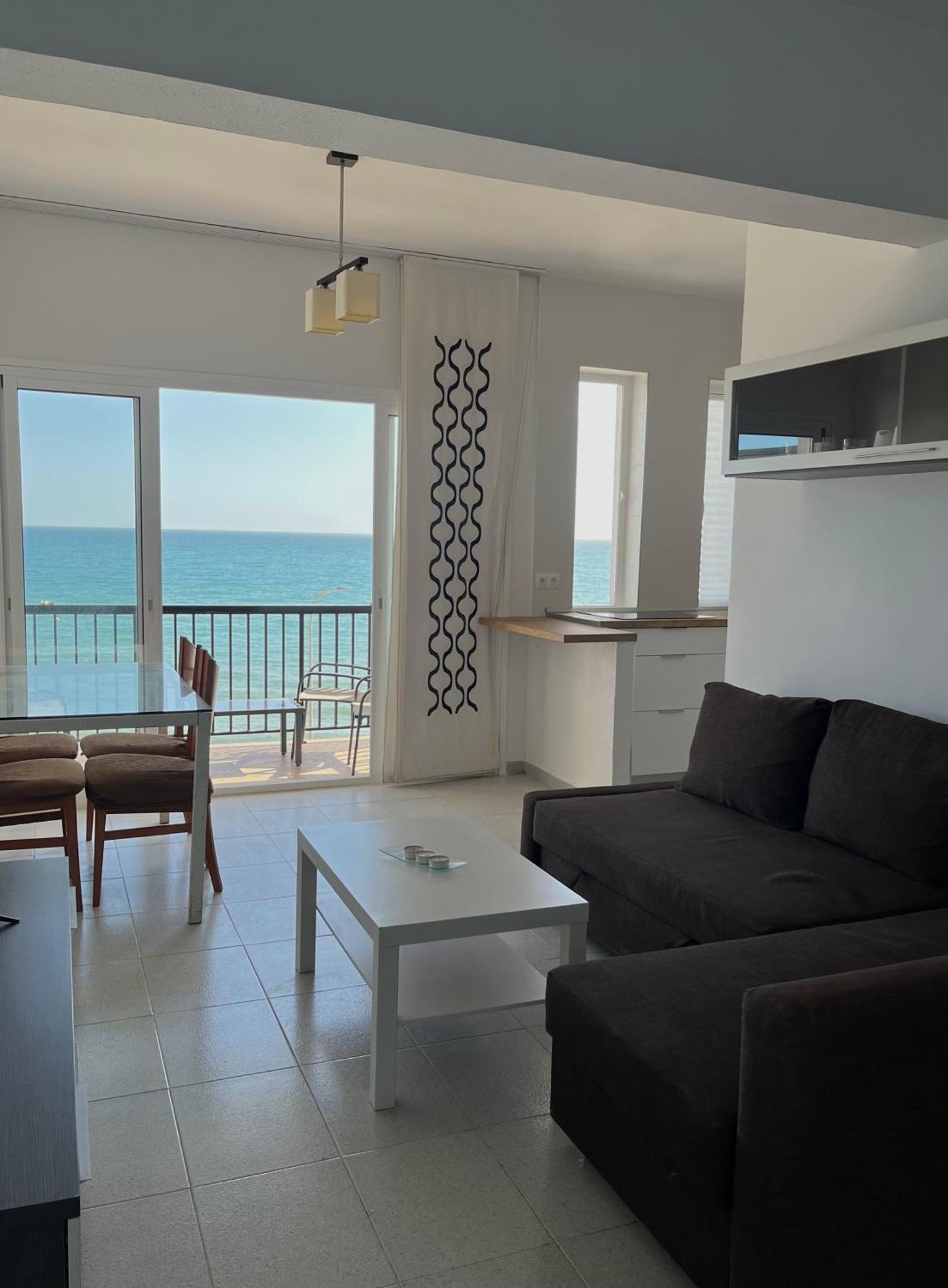 Sea View / A Primera Linea De Playa Apartment *